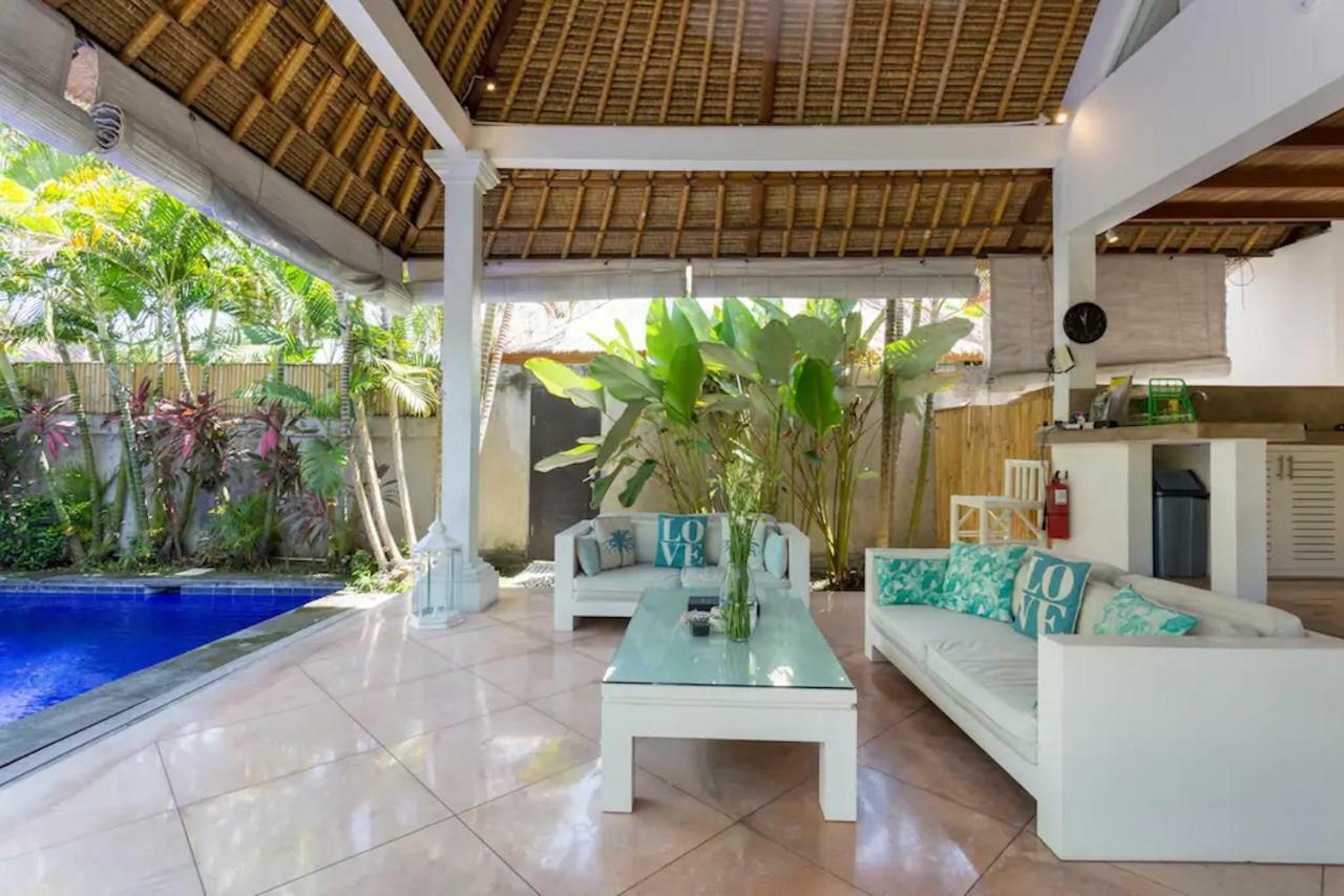 קנגו Villa Bliss A Paradise Of Three Independent Villas מראה חיצוני תמונה