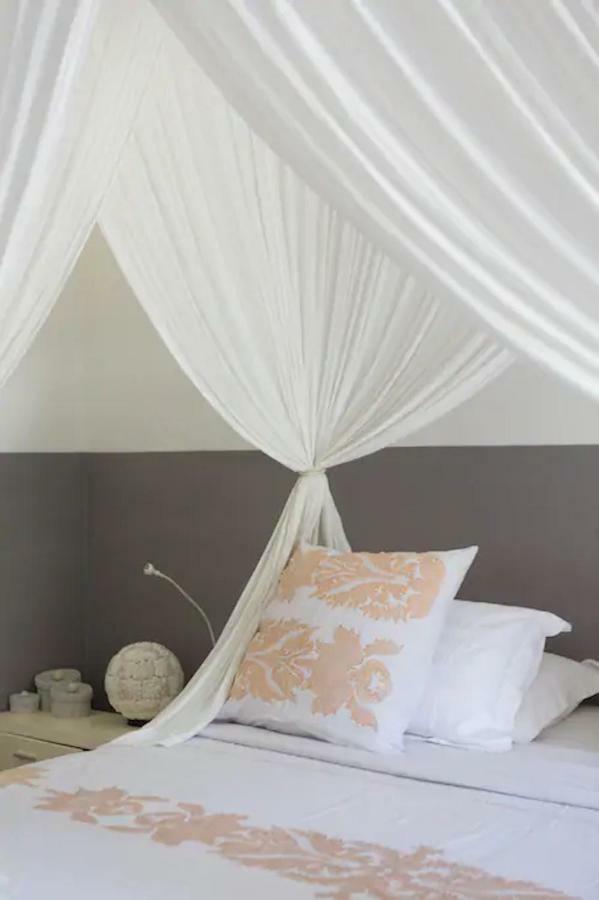 קנגו Villa Bliss A Paradise Of Three Independent Villas מראה חיצוני תמונה