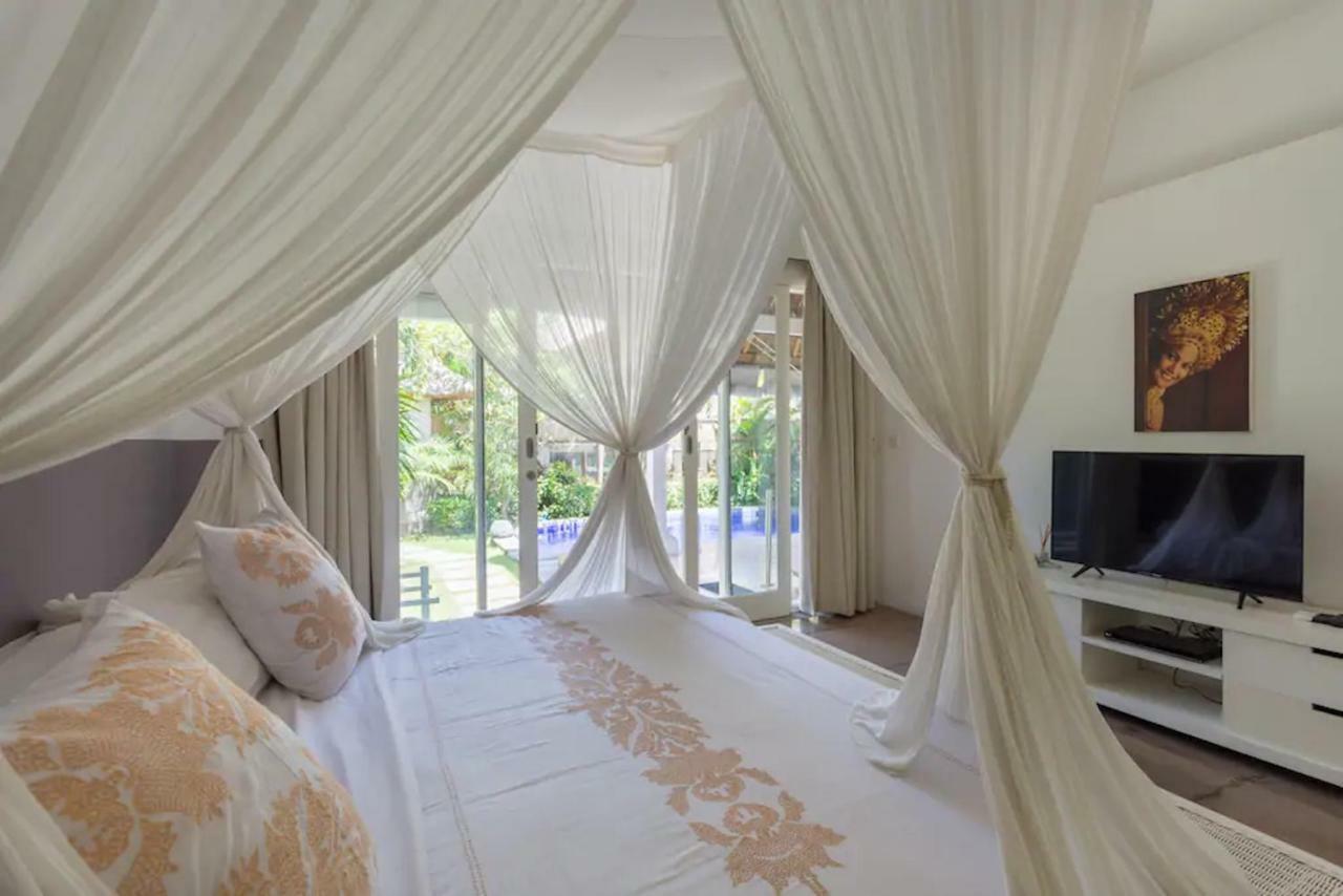 קנגו Villa Bliss A Paradise Of Three Independent Villas מראה חיצוני תמונה